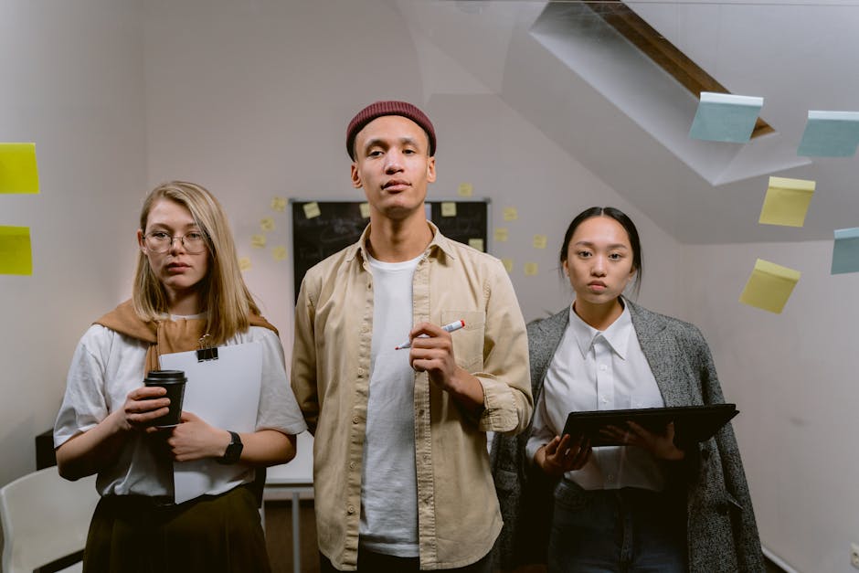 FinGrow ekibinin modern ofis ortamında toplantısı